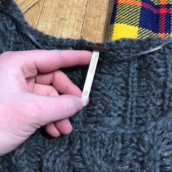 Free People Cropped Grey Knit Sweater Scoop Neck - Picture 2 of 6